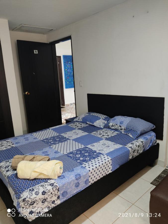 Home To Go Hostal Apartamentos Кали Екстериор снимка