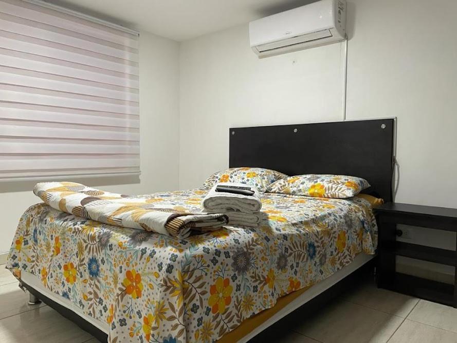 Home To Go Hostal Apartamentos Кали Екстериор снимка