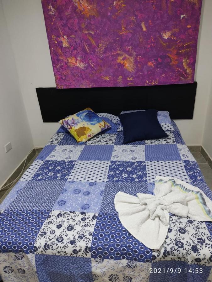 Home To Go Hostal Apartamentos Кали Екстериор снимка